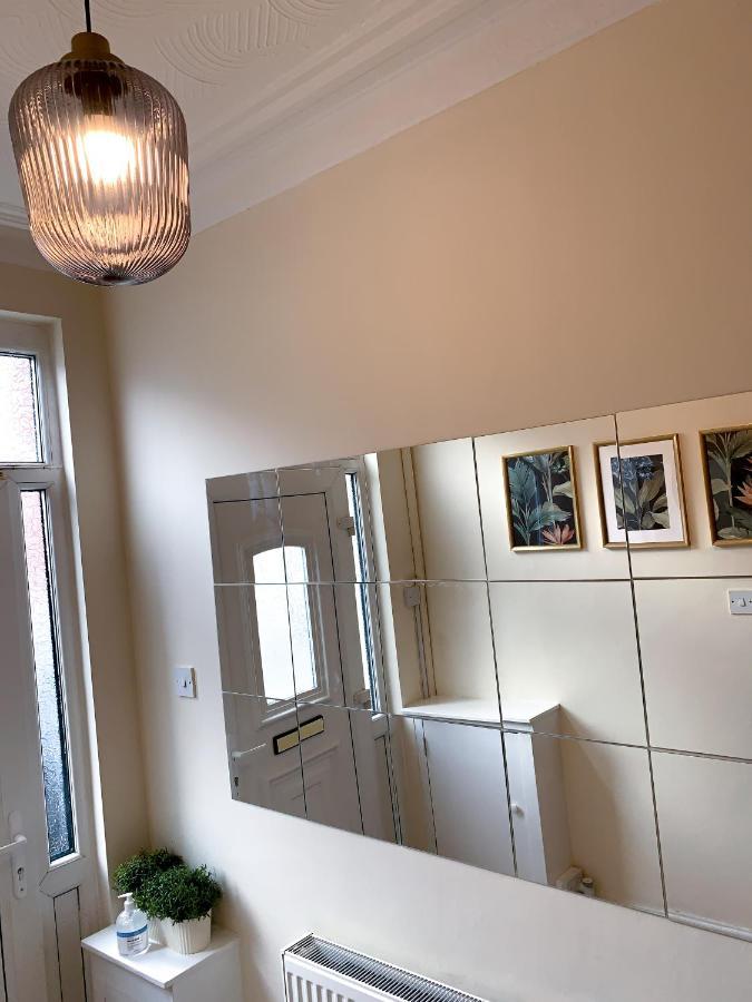 Large House Near Anfield & Liverpool Town 외부 사진